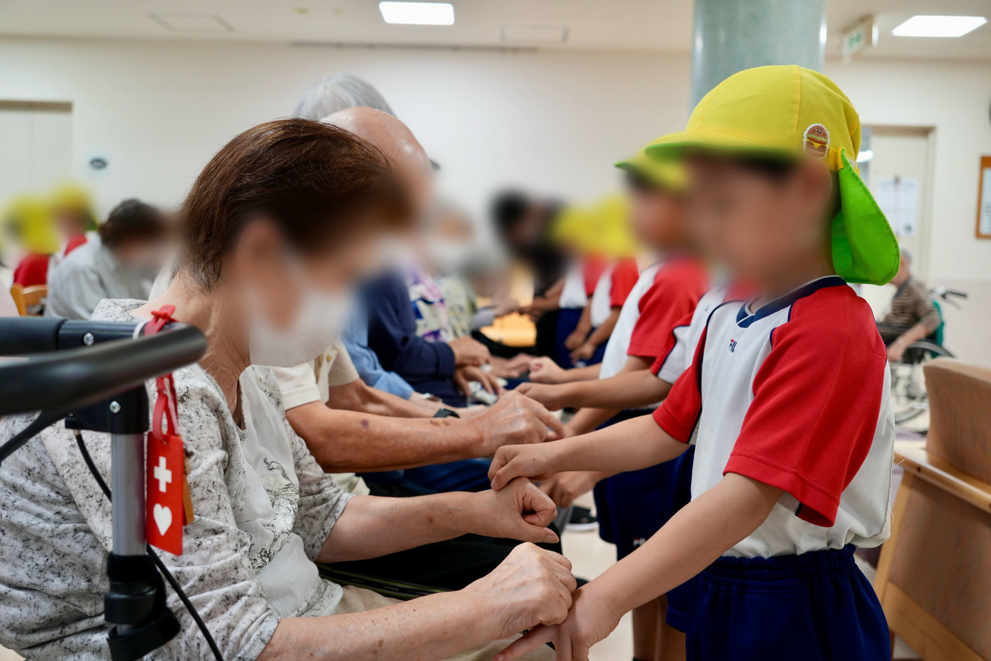 老人施設訪問のスナップ